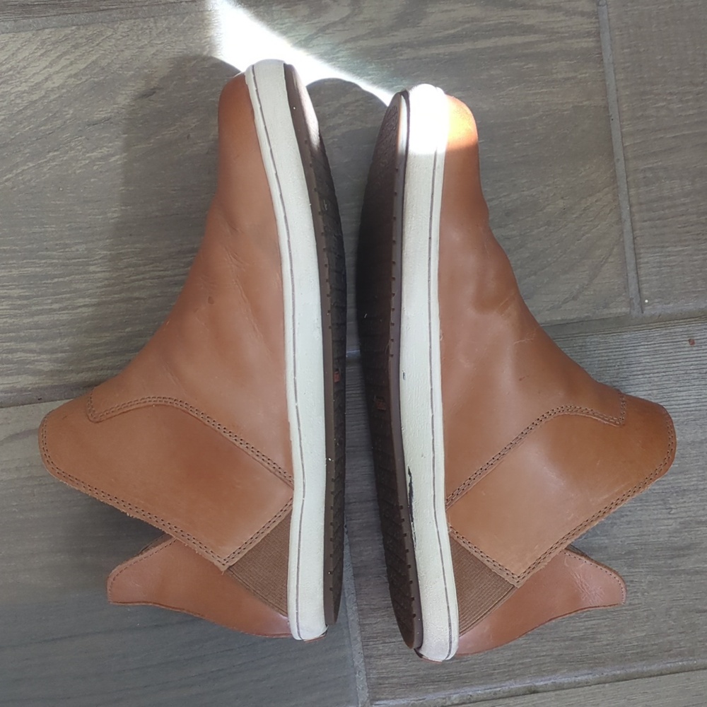 Taos Footwear Brown Leather Slip-On Sneakers - Picture 6 of 9